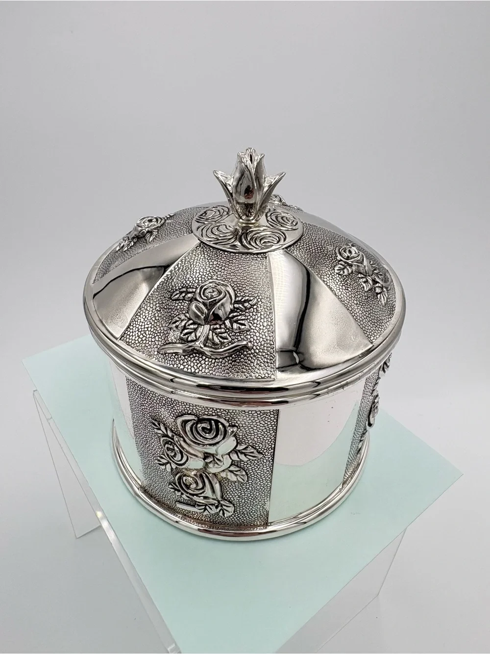 Vintage Elegant Silver Plated Rose Embossed Decorative Trinket/Jewely Box w/Lid